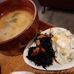 PUBLIC KITCHEN cafe - 手前は日替わり小鉢、この日は野菜たっぷりポテサラとひじき煮、奥はお出汁がきいたお味噌汁