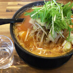 デリシャストマトファームカフェ - トマト辛味噌ラーメン（950円）