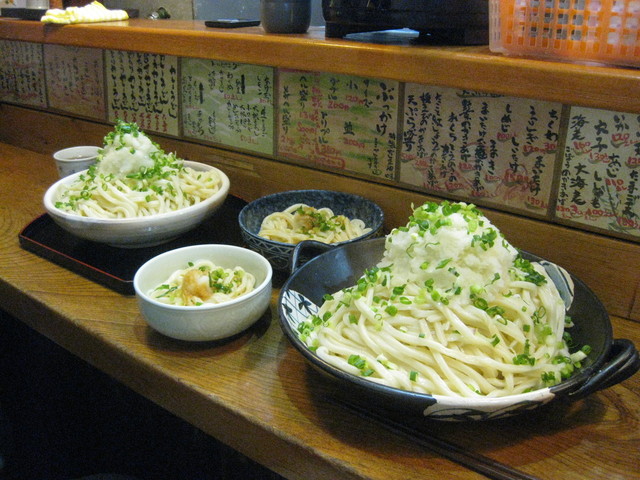 メガヘル盛りにチャレンジ By 十八番 うどん工房さぬき 横須賀中央 うどん 食べログ
