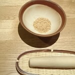 名代とんかつ かつくら - 自分でする胡麻