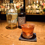 バー チェロキー - ネグローニとブールヴァルディエのミックス