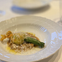 La Brianza - 愛農ポークの煮込みにリコッタチーズを詰めた花ズッキーニ