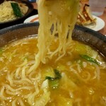 Kourakuen - 味噌野菜たんめんこってり 麺アップ(2020年2月24日)