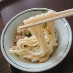 本格手打 麺の蔵 - 麺のリフトアップ