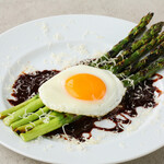 Grilled asparagus and sunny side up