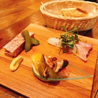 Bistro Buzz 赤坂 - 