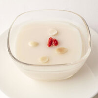 2種の「杏子の核」を使用した贅沢な香りの杏仁豆腐