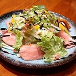 イカリヤ食堂 - 鴨の燻製サラダ バルサミコソース