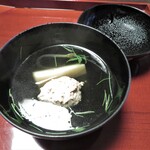 日本料理 きた川 - 椀物　鴨つみれ　筍