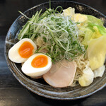 Hiroshima Tsukemen Hompo Bakudan Ya - 野菜類も美味しいですね。