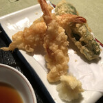 Tempura O Shokuji Dokoro Tsukushi - 鮭塩焼とエビ天ぷらのセット定食 2/3