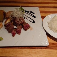 リコロ 大丸東京店 - 野菜ソムリエが選んだ野菜と角切りステーキのコンビ
