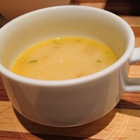 リコロ 大丸東京店 - 本日のスープはカレー風味のスープでした