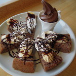 タワー珈琲 - 人気のチョコバナナケーキ
