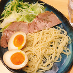 Kazu - つけ麺、半玉