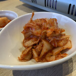 焼肉ジンギスカン 越谷屋 - キムチとカクテキ