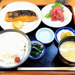 季節料理 魚竹 - 鮭焼+なかおち