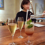 北出食堂 - お好みの分量の炭酸で割る