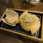 天ぷら 穴子蒲焼 助六酒場 - 蛤と大根おでん