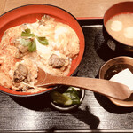 宮崎地鶏炭火焼 車 - 親子丼