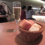 ボルベール - アレグリア「マカベオ パレリャーダ」(グラス) 680円(税別)