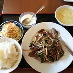 台湾屋台 - ニラとレバ炒め定食