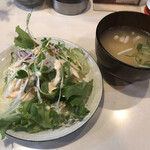 ぐりる　かんだ - サラダと味噌汁付き