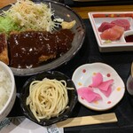 Sｙａ楽 - 料理写真:こんな豪華で９００円