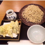 伍法 - ランチタイム　春の天もり１，０００円。