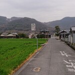 讃岐うどん がもう - 道中の路地