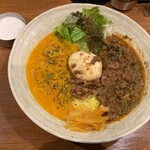 SPICY CURRY 魯珈 - 2種(マラバール風鰤のカレー、蕗の薹と粗挽き羊肉の春カレー)＋るうろう煮玉子 