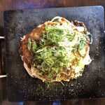 Otonano Okonomiyaki Kate-Kate - こちらは、嫁さんの緑井焼き、うどんシングル。