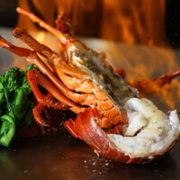 活け伊勢海老の鉄板焼き