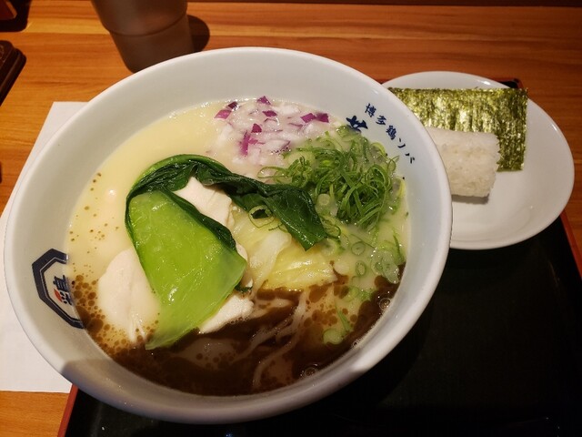 水炊き もつ鍋 鳥料理 博多 華味鳥 新宿三井ビル店 By Myanmar （【旧店名】とり酒場 博多華善