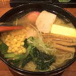 らーめん せん家 - 塩バターコーンらーめん
                                22周年記念で300円引き
                                ¥880→¥580