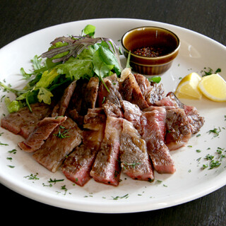 Delicious Italian Cuisine where you can enjoy charcoal-grilled Omi beef sirloin