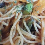 六本木バール・デルソーレ - 201204 ﾊﾞｰﾙ･ﾃﾞﾙ･ｿｰﾚ　ﾊﾟｽﾀﾗﾝﾁ（鶏肉・ｱｽﾊﾟﾗ・ｵﾘｰﾌﾞのﾄﾏﾄｽﾊﾟｹﾞｯﾃｨ（大盛無料）拡大.jpg