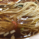 笑楽亭 - 麺アップ