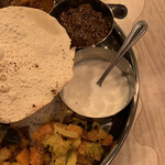 アディカリー - 