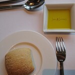 サンス・エ・サヴール - パンとオリーブオイル