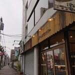 パン・フランキー - モノレール沿いのお店