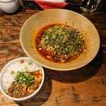 四川料理 CHINA5° - 汁なし担々麺とミニ麻婆丼