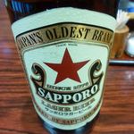 丸千葉 - 瓶ビール大瓶550円。ビールは「アサヒ・キリン・サッポロ」から選べるとの事で、サッポロにしました。