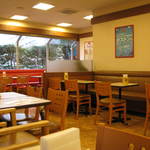 ミスタードーナツ - 奥にも広い店内です