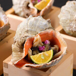 Kobe specialty: grilled large shellfish