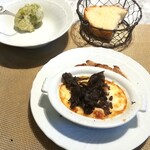 La Brianza - トリュフのグラタンピエモンテ風、安定のおいしさ。何度いただいても飽きない。人気のある一皿。私も好き。添えられているパン、ある時期からまた一回りおいしくなった気がします。