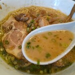 Isshinken - 豚骨スープ