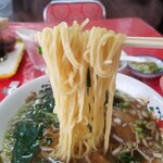 中華料理 勝太楼 - 麺リフト
