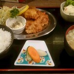 串揚げ×大衆魚バル ひかりや＆ヤジモン - チキン南蛮定食（980円）