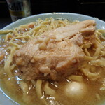 自家製麺 No11 - 豚ちゃんも美味しい